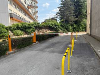 Immo Pické vous propose ce garage fermé situé sur l'Avenue du Domaine à Forest. L'entrée de ce garage idéalement situé est sécurisée par une...