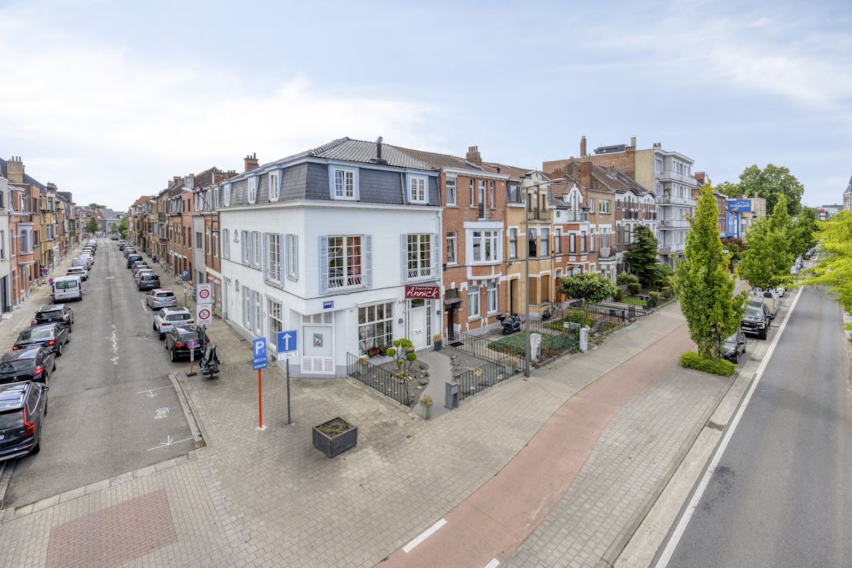 Karaktervolle driegevelwoning met commerciële ruimte in hartje Vilvoorde - foto 2
