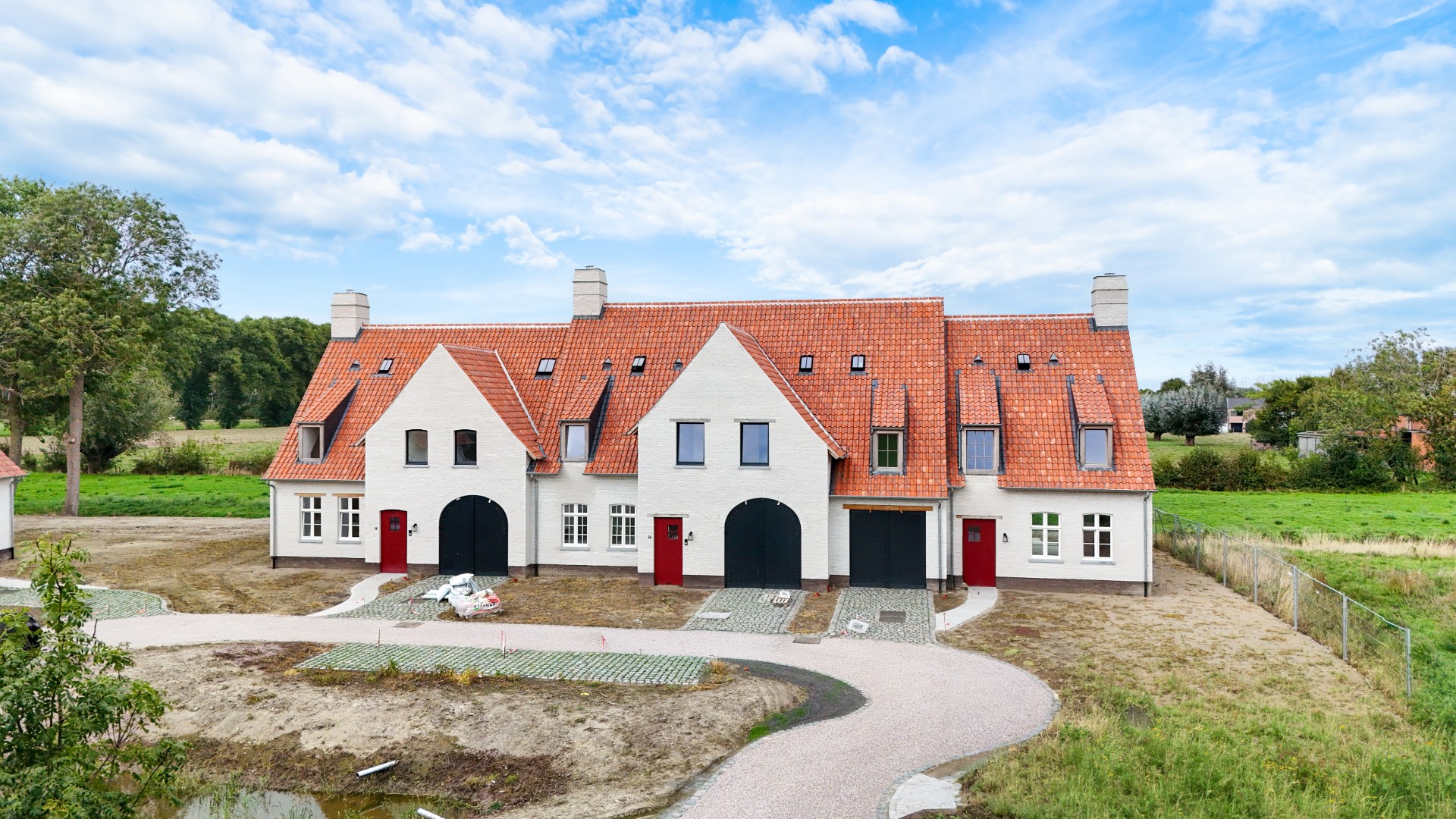 Halfopen nieuwbouwwoning met prachtige landelijke zichten op 418 m² - foto 1