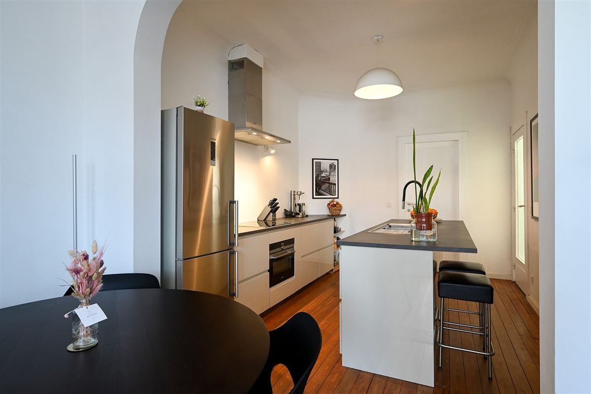 Superleuk appartement met ruime slaapkamer en apart bureel of dressing - foto 5