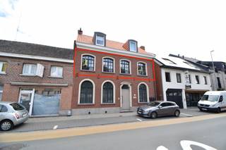 Mooi appartement met één slaapkamers op de markt van Tielen. Het appartement maakt deel uit van een zeer kleinschalig project met slechts...