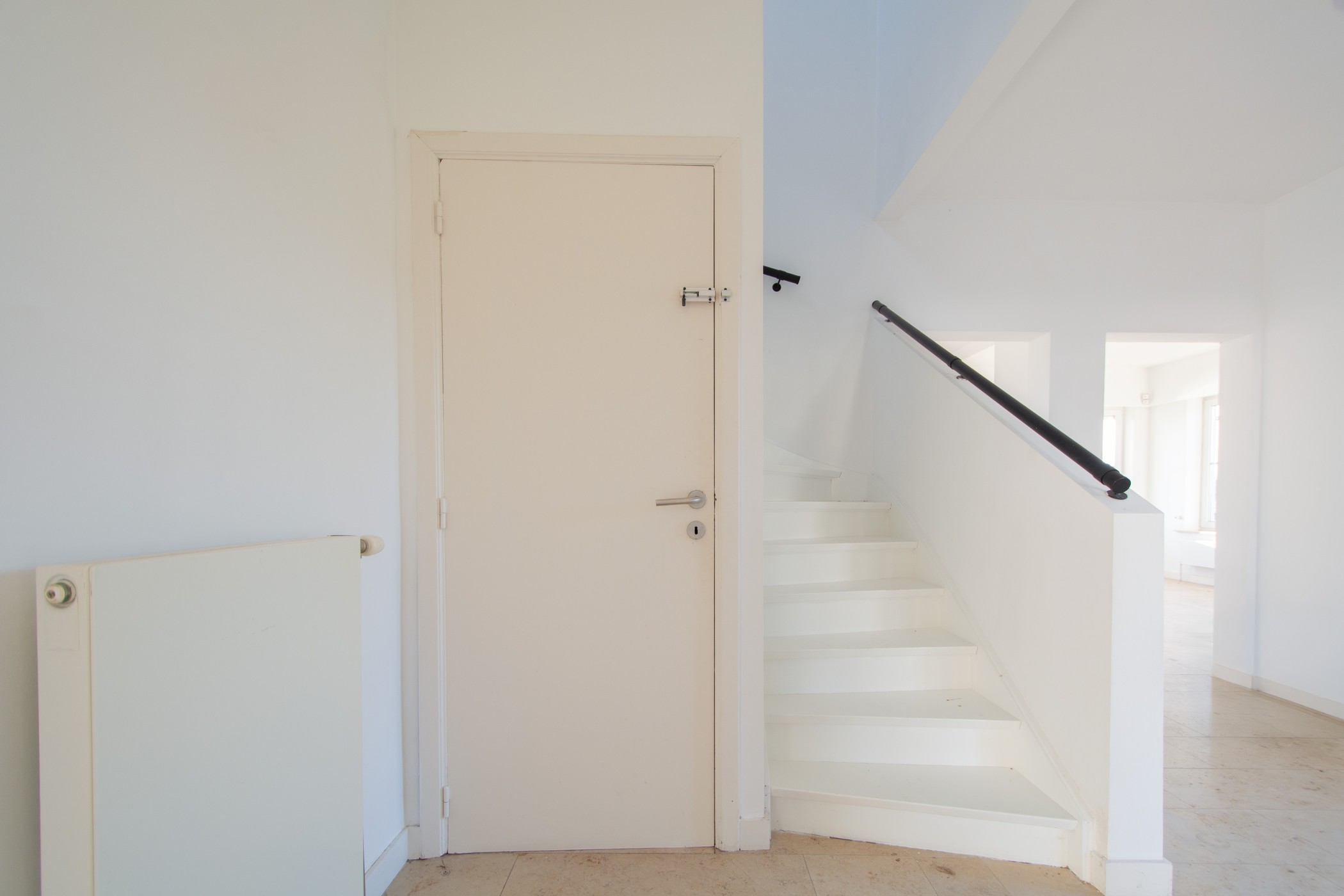 Handelspand met woonst te huur op toplocatie in Sint-Martens-Latem! - photo 3