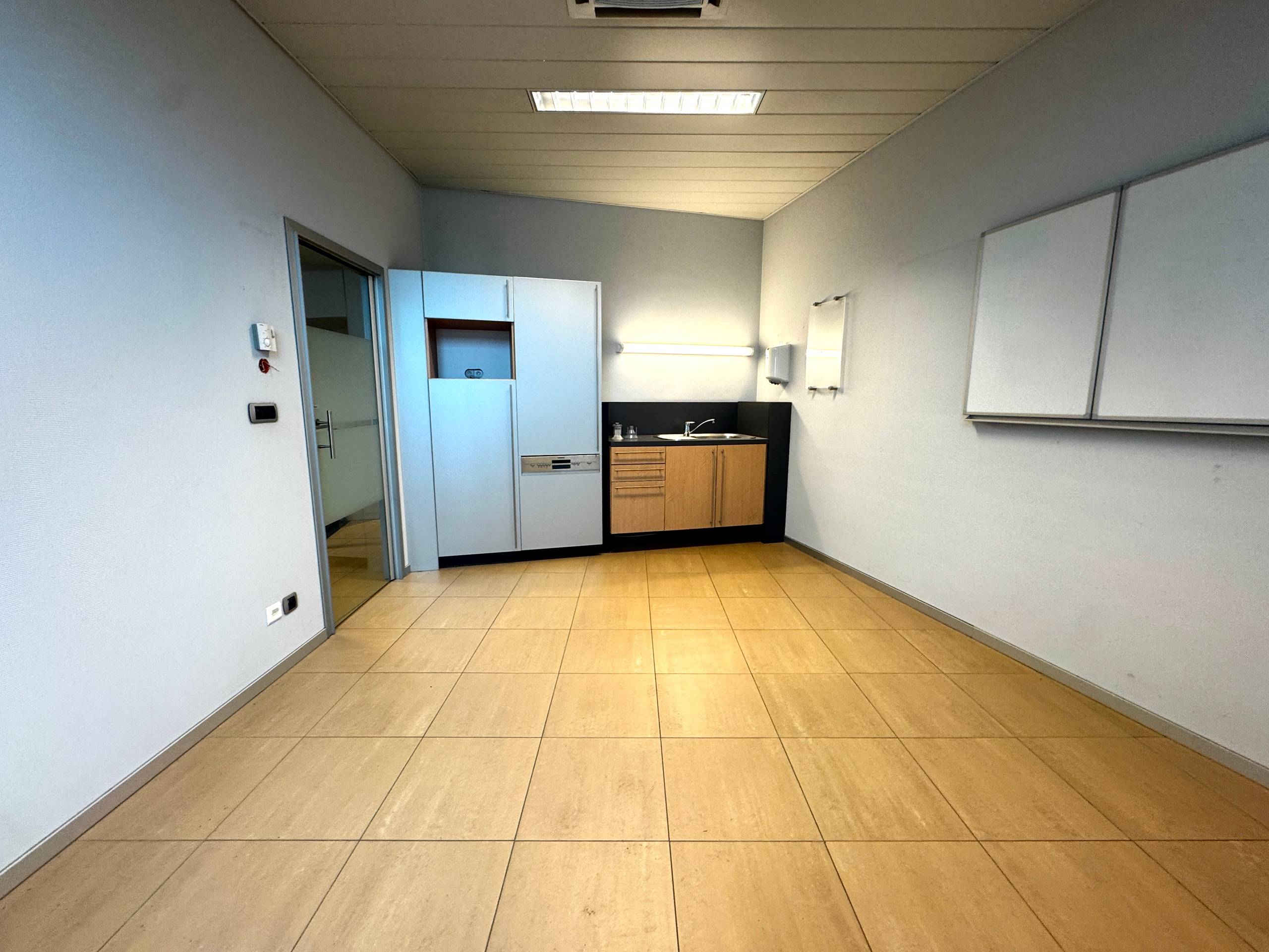 Moorsele - Handelspand met veel mogelijkheden op 887m² - foto 4