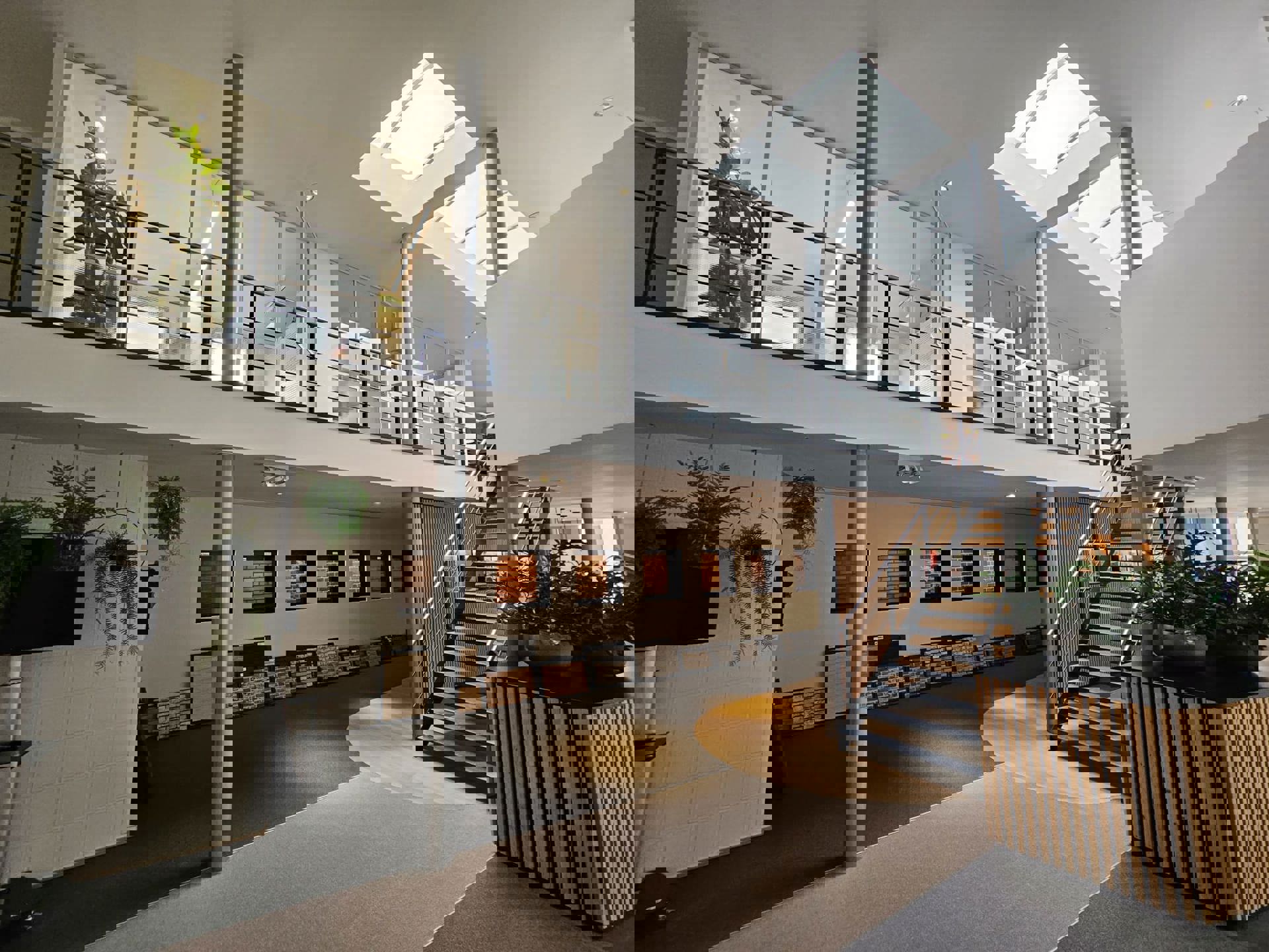  TE HUUR Genk - showroom met kantoren - foto 4