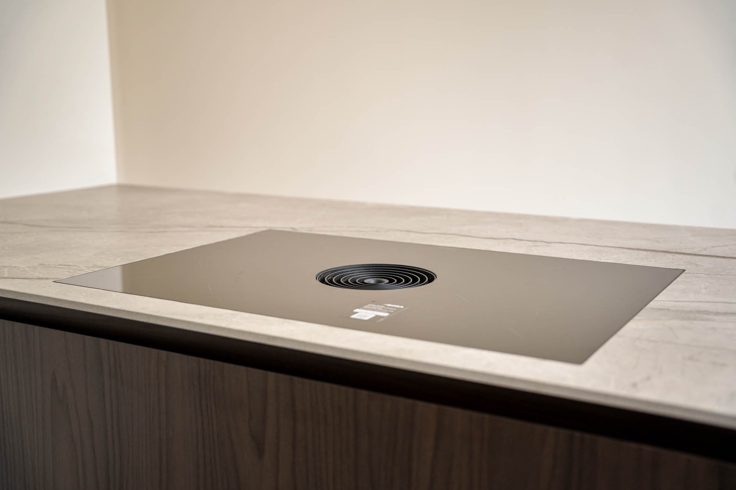 Volledig gerenoveerde stadswoning met 3 slaapkamers en tuin. - foto 5