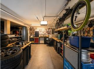 Deze woning is gelegen in een rustige buurt in Roeselare, recht tegenover een school en op korte afstand van winkels, openbaar vervoer en...