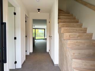 Meer info of plannen van de woningen? 09 279 11 22 of info@centeroffice.be3 BEN nieuwbouwwoningen ontworpen door architect Peter Cattoir. Dit op een...