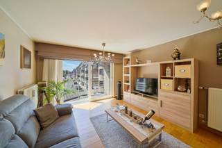 📍 Golfstraat 12, BredeneOp zoek naar een lichtrijk appartement op een unieke ligging aan zee? Dit perfect onderhouden appartement in de Golfstraat...
