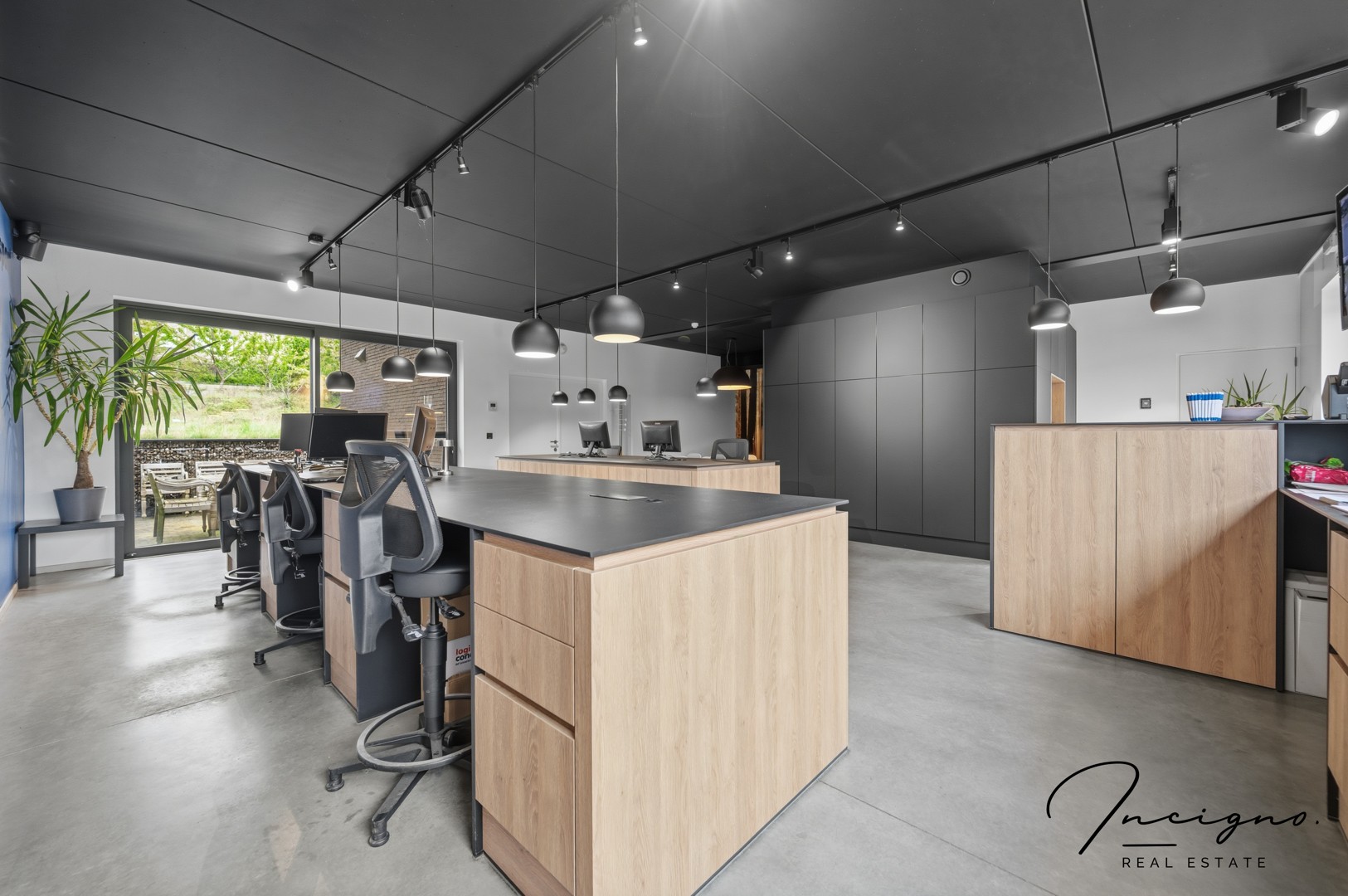 Uniek handelspand met duplexappartement op zichtlocatie - foto 2