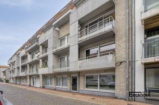 Dit tot in de puntjes verzorgd duplexappartement met 1 grote slaapkamer bevindt zich op de derde en vierde verdieping van residentie 'Zandloper II'...