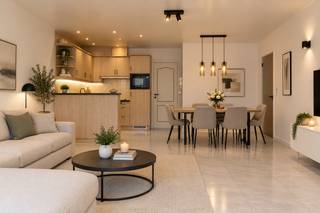 Bent u op zoek naar een ruim appartement op een toplocatie? Dan is dit een buitenkans.
Dit appartement bevindt zich op de derde verdieping in het hart van Westende-Bad en beschikt over één zeer ruime slaapkamer, een lichte en ruime woonkamer en twee terrassen waar u op elk moment van de dag van de buitenlucht kunt genieten.
De ligging is een absolute troef. Alles bevindt zich op wandelafstand: de nieuwe zeedijk, het strand, de bakker, beenhouwer, apotheek, krantenwinkel, schoenen- en kledingzaken en het openbaar vervoer.
Extra pluspunten:
Private kelder.
Elektrische installatie conform.
EPC: 225 kWh/m² jaar (label C).
Asbestveilig.
Kom dit appartement zelf ontdekken en vorm uw eigen mening. Misschien wordt dit wel uw nieuwe thuis of de ideale tweede verblijfplaats aan zee! Info 0471 10 63 68