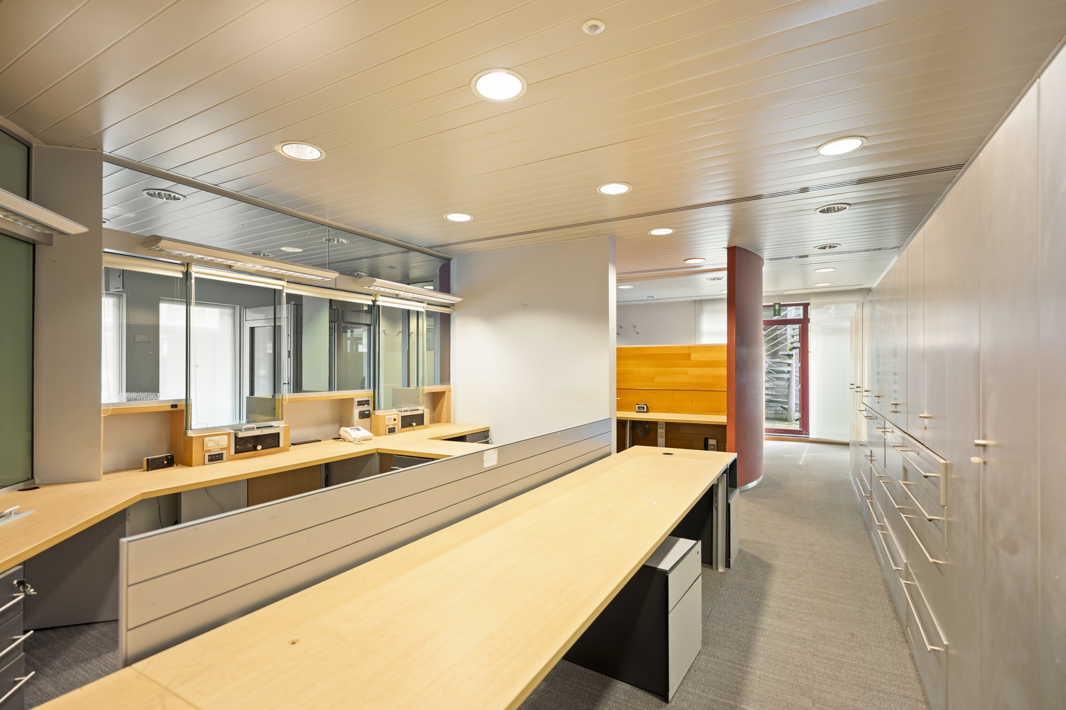 Handels- en kantoorruimte van 271 m² op toplocatie Zwevezele - foto 5