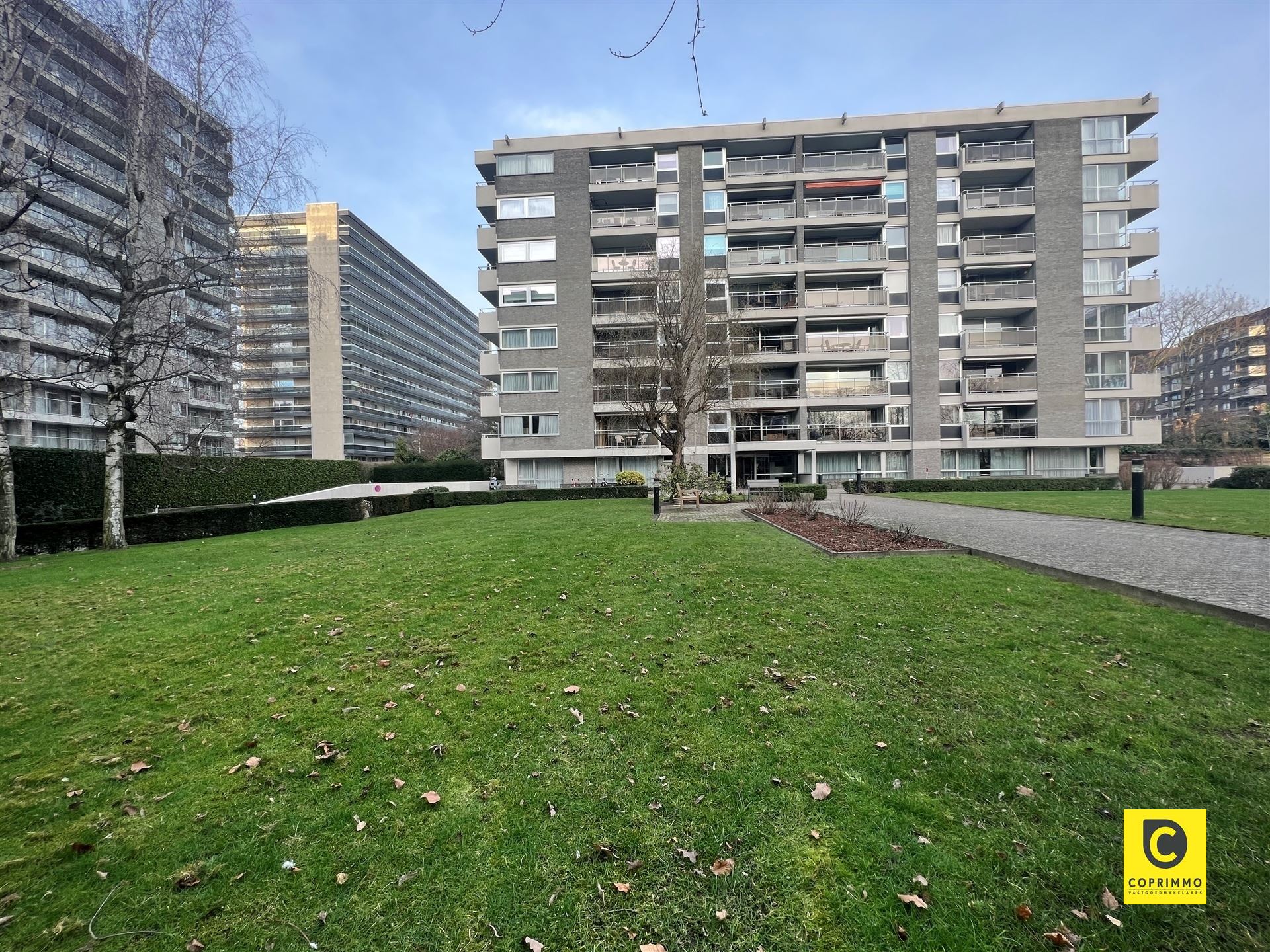 Underground garage box! Rent: €130,00/ monthAvailable: 1/4/2026  Appointment? Send an email to verhuur@coprimmo.be