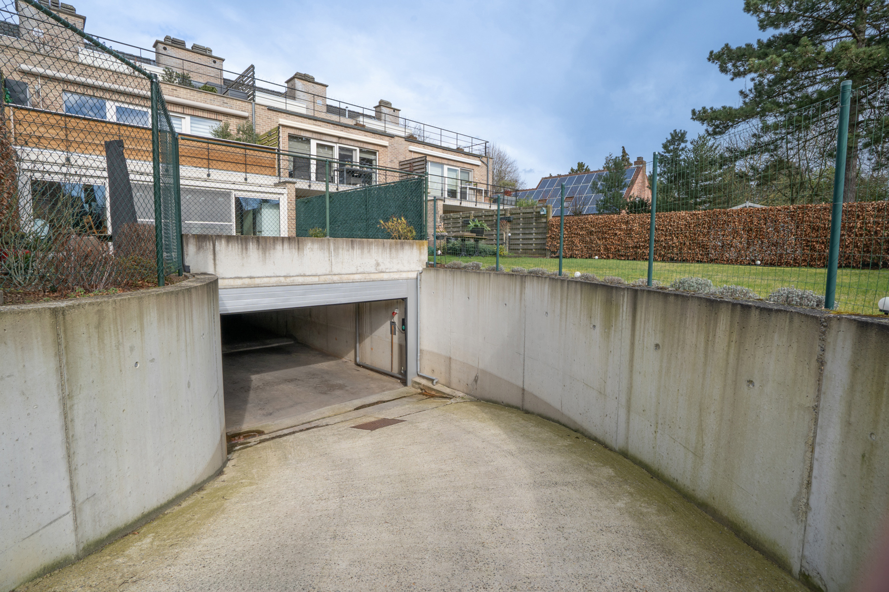 3 ONDERGRONDSE AUTOSTAANPLAATSEN  - foto 2