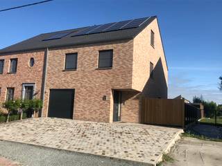 TE KOOP in DE PINTE Spoorweglaan 41a Mooi gelegen perceel bouwgrond voor het bouwen van halfopen bebouwing. Lot 3 : Opp. : +/- 575 m² Prijs grond :...