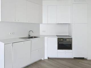 Nieuwbouw duplex te huur in Oostende voorzien van slaaphoek en 1 slaapkamer. Dit appartement is gelegen op derde verdieping van een...