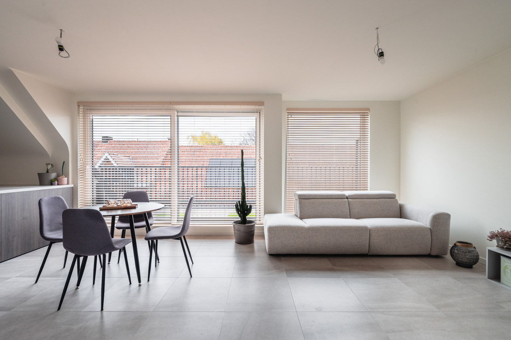 BEN appartement met aangenaam terras, 2 slks, autostaanplaats en direct instapklaar. - foto 4