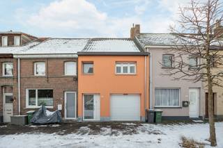 Deze woning is gelegen in een rustige, residentiële wijk in Rumst en combineert wooncomfort met een uitstekende bereikbaarheid. Dankzij de...