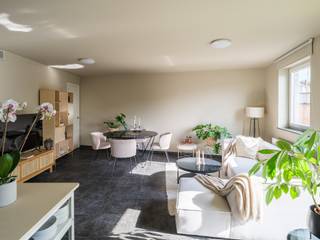 <strong>Sint-Amandsberg, Kwalitatief 3-slaapkamerappartement met EPC A-score en zonnig terras</strong><br /><br />Op fietsafstand van het centrum van Gent bevindt zich dit kwalitatieve 3-slaapkamerappartement binnen een kleinschalige residentie, vlak bij Campo Santo. Dankzij de centrale ligging geniet u van een vlotte verbinding naar Gent-Dampoort, het stadscentrum en de belangrijkste invalswegen.<br /><br />Het appartement bevindt zich op de eerste verdieping van een recent gebouw uit 2016 en beschikt over een gunstige EPC A-score, wat bijdraagt aan het wooncomfort en de energiezuinigheid. Met een bewoonbare oppervlakte van ca. 113 m² en een zuidwestgericht terras van ca. 8 m² biedt het appartement een ruim en open gevoel. Daarnaast is er een privatieve fietsenberging aanwezig.<br /><br />De indeling omvat een inkomhal, een lichtrijke leef- en eetruimte en een open keuken met schuifraam naar het terras. Verder beschikt het appartement over drie volwaardige slaapkamers, een badkamer met ligbad en een technische berging/wasplaats. Extra troef is de overdekte fietsenberging.<br /><br /><strong>Kortom, een opportuniteit voor wie zoekt naar een ruim en instapklaar 3-slaapkamerappartement met terras op een gegeerde locatie in Sint-Amandsberg.</strong><br /><em>Voor bezoekaanvragen, mail naar info@carloeggermont.be</em>