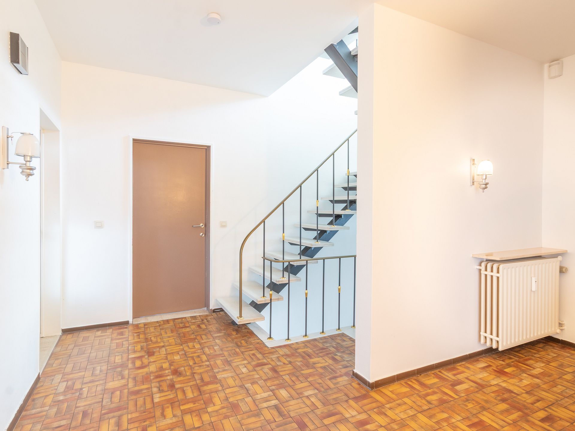 Appartement à vendre à Merksem avec 5 chambres - photo 2