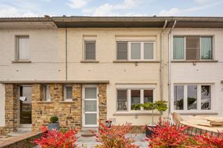 Charmante woning met 3 slaapkamers en gezellige tuinDeze charmante woning met 140 m² bewoonbare oppervlakte is gelegen aan de rand van Tienen, en...