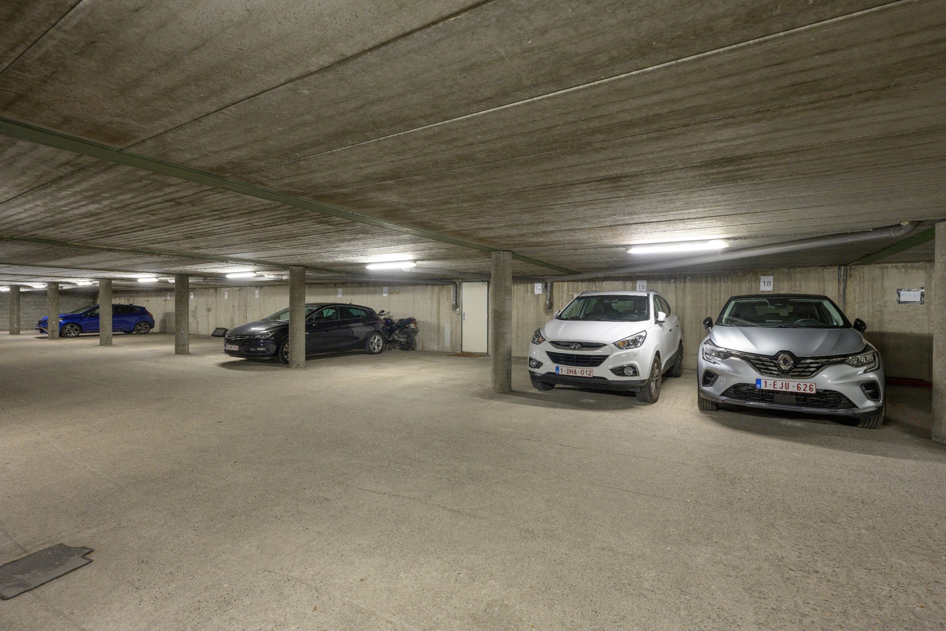 Drie ondergrondse autostaanplaatsen in Residentie Groenhuis te Turnhout - foto 3