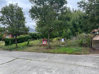 Prachtig perceel villagrond voor het oprichten van een open bebouwing.Residentieel gelegen op een zeer rustige locatie nabij het centrum van...