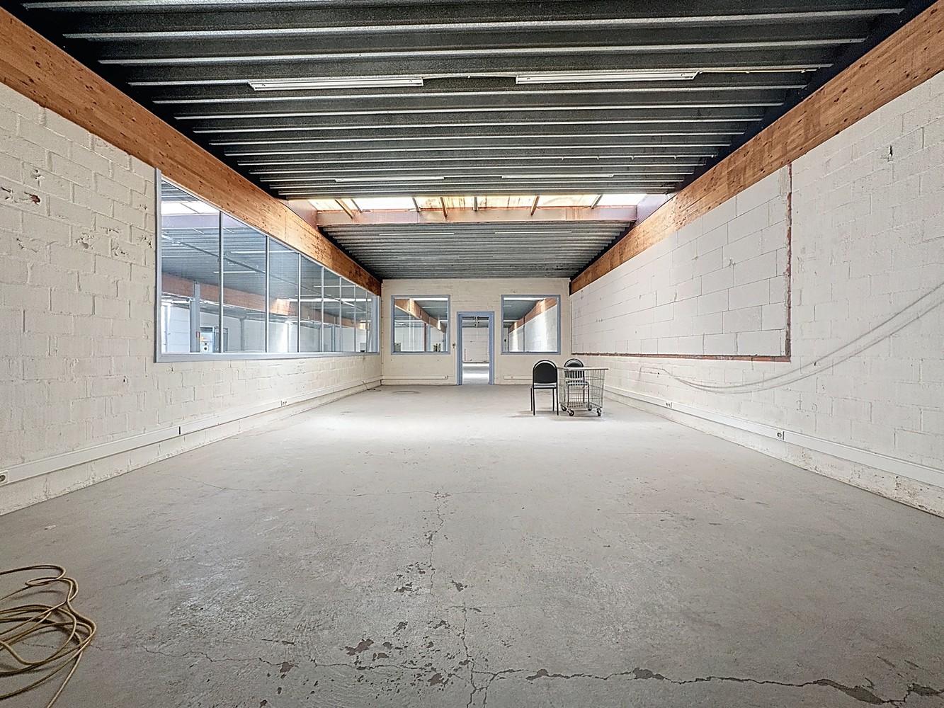 Loods / magazijn met bijhorende grond te koop in Sint-Lievens-Houtem - foto 5