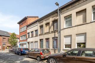 This super charming home in Mechelen offers the ideal combination of character, contemporary comfort, and a particularly strategic location.Situated...