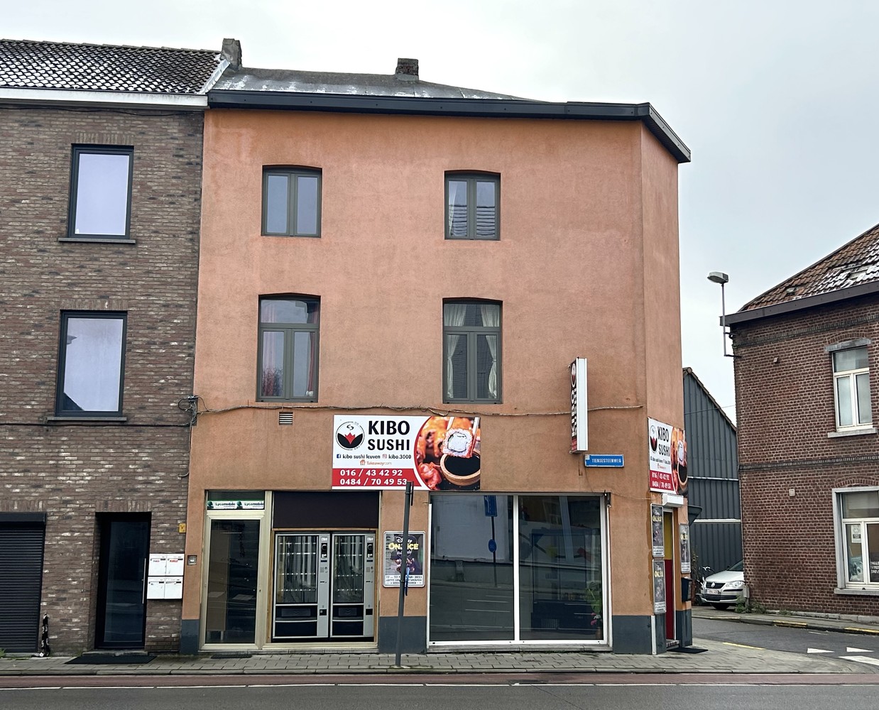 Hoekwoning met 4 slaapkamers en 2 badkamers - foto 1