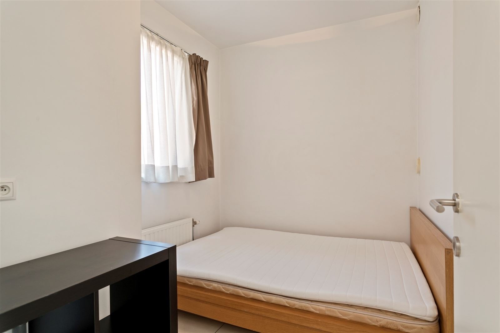Stijlvol en volledig gemeubeld 2 slaapkamer appartement op toplocatie! - foto 5