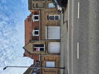 Te huur: gezellig gesloten appartement aan de Maarschalk Fochlaan in Ieper, op de stadsrand en vlakbij het station.Dit appartement biedt een...