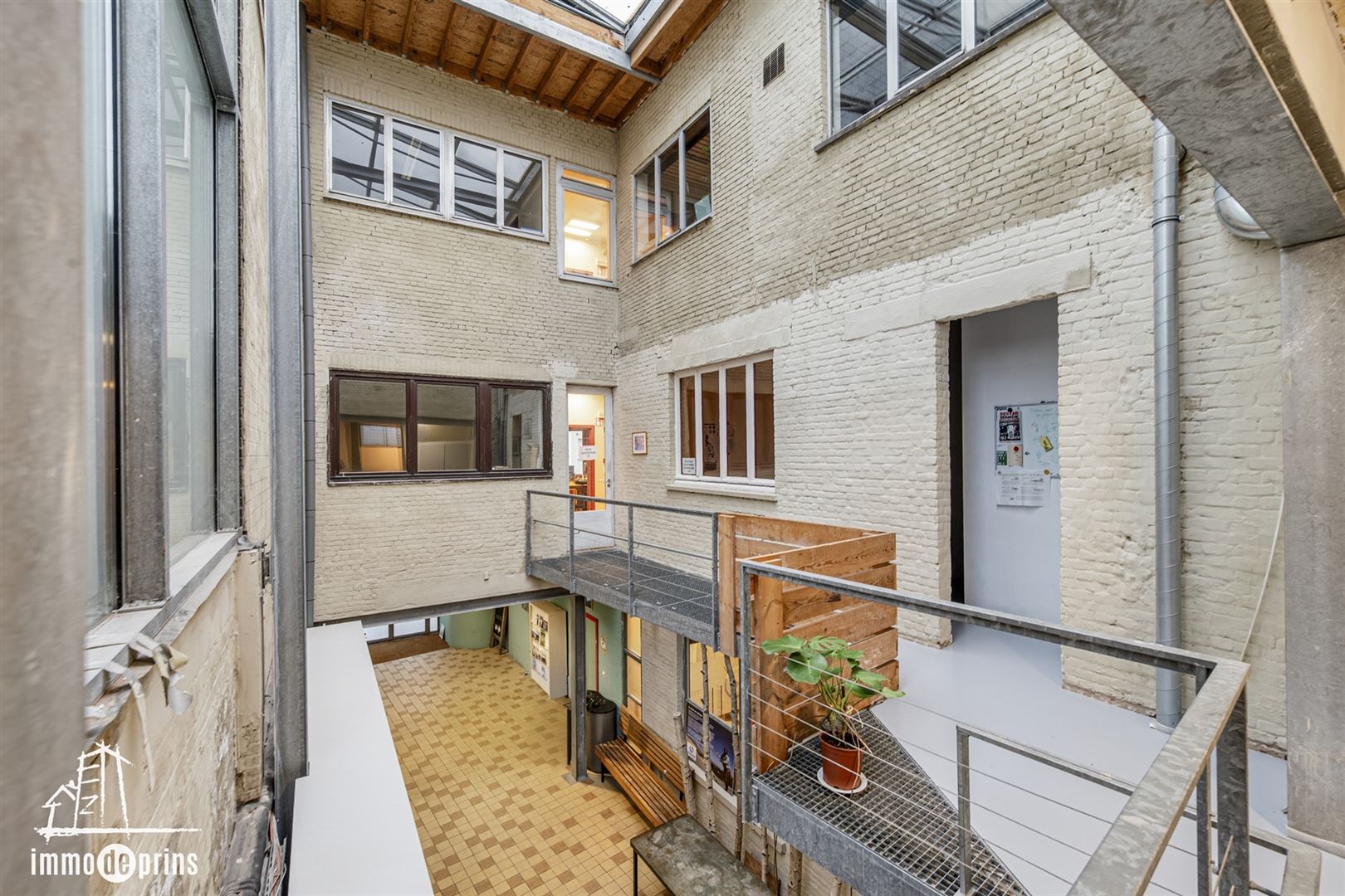 Kantoorgebouw voor diverse doeleinden - foto 2