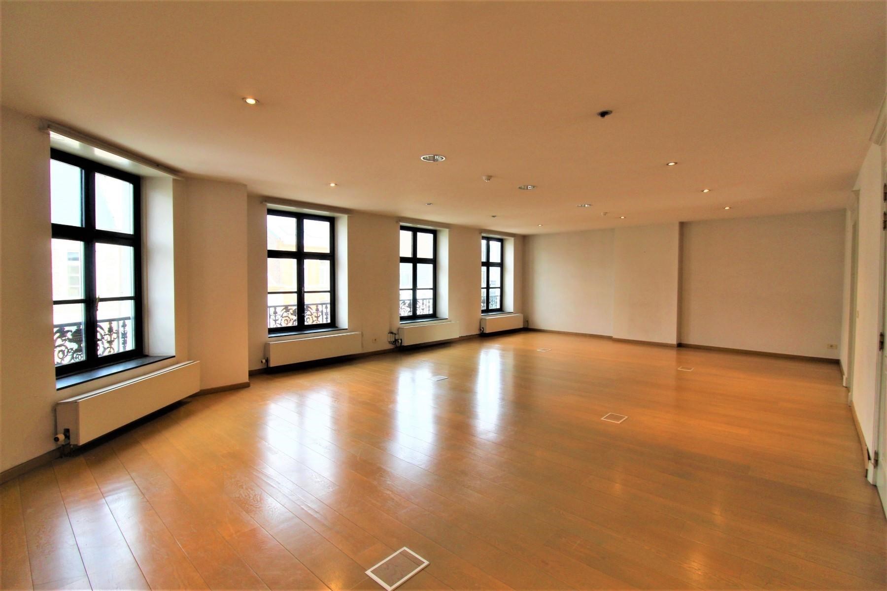 Commercial for rent in Hasselt - photo 3