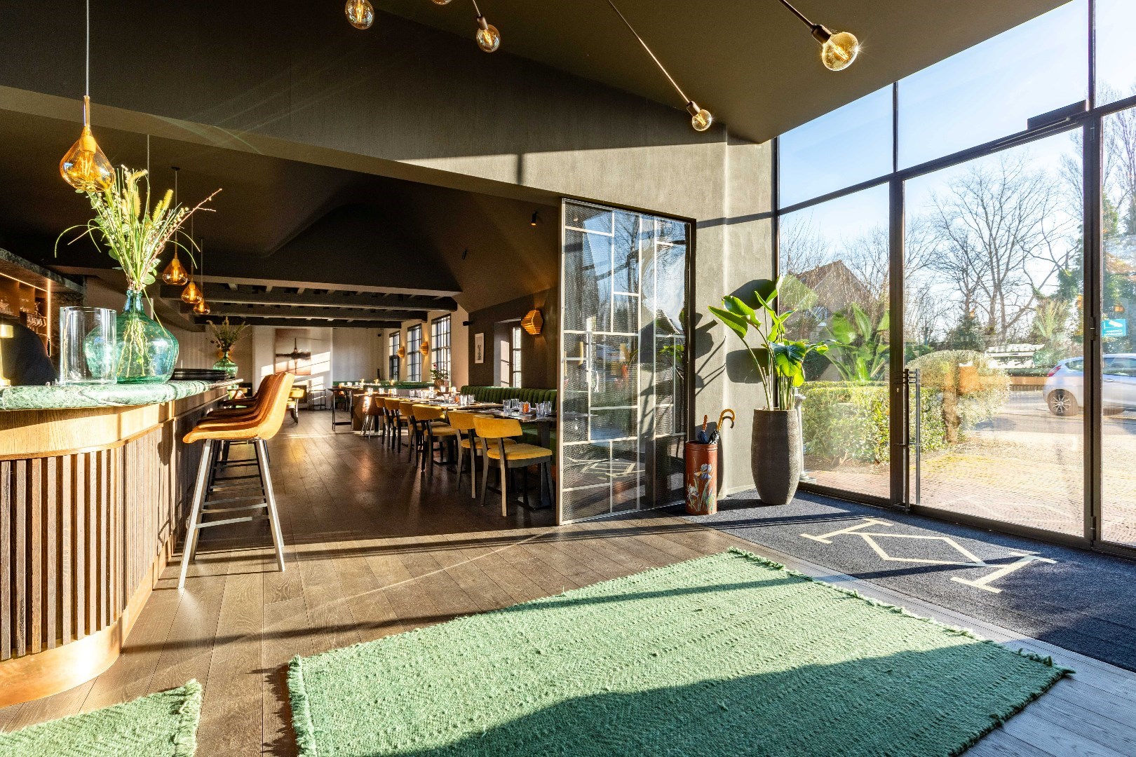 Luxueus pand met conciërgewoning, parking, terrassen en bureel te Oostduinkerke. - foto 4