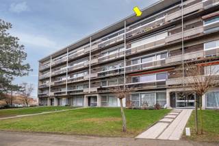 Ligging: Appartement op de 4° (en hoogste)  verdieping van een gebouw met lift, gelegen te Hoboken in een rustige wijk met speeltuin en pleintjes,...