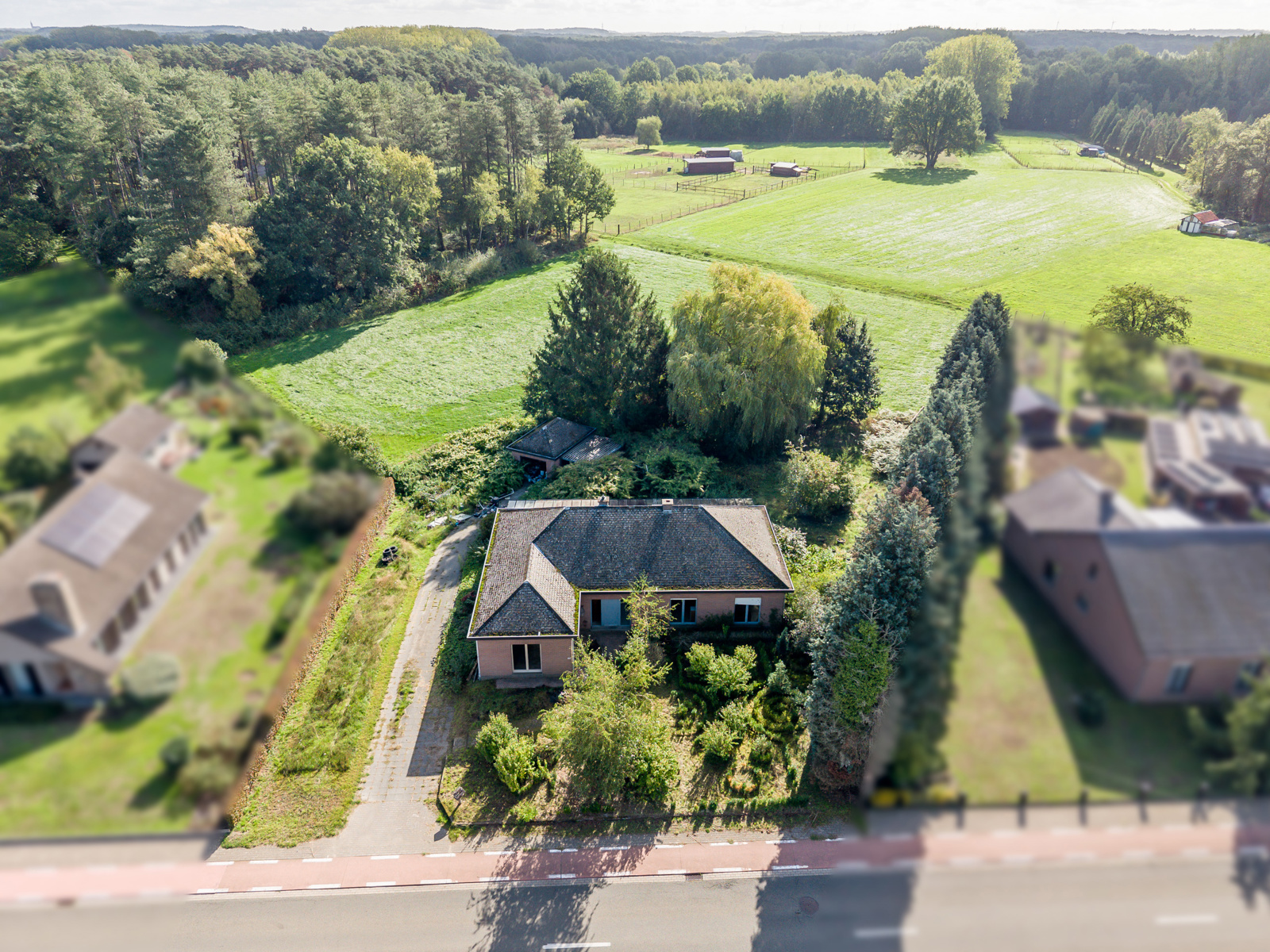 Te renoveren gelijkvloerse woning op perceel van 17.207m² - foto 1