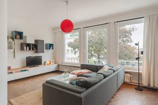 Ruime, lichtrijke woning aan bruisend BoelaerparkVandaag ontmoeten we elkaar in een van de meest gegeerde wijken in en rond Antwerpen: die rond het...