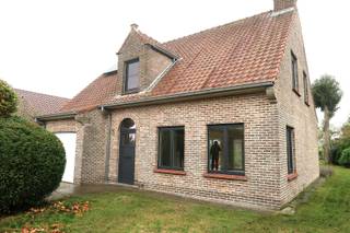 Deze charmante woning in Snellegem wordt momenteel volledig gerenoveerd en is binnenkort instapklaar voor een nieuwe huurder die op zoek is...