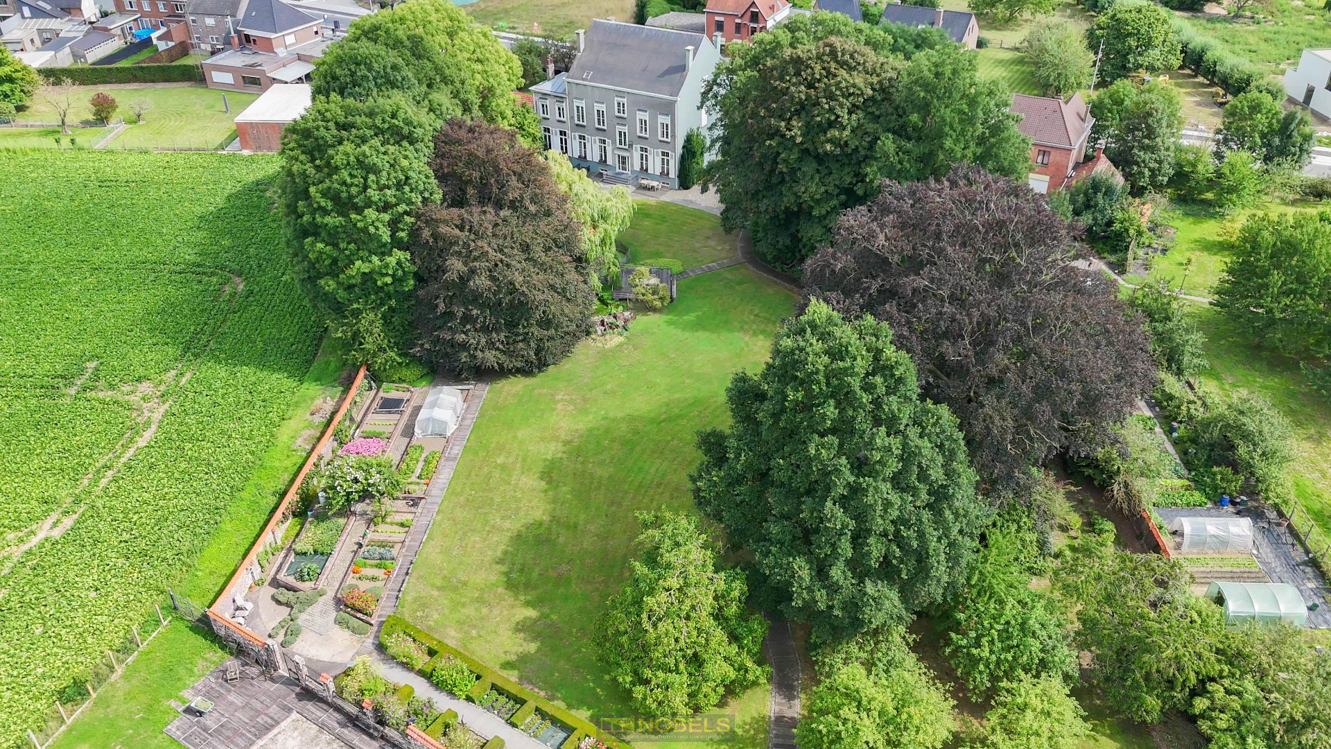 Te koop, historisch herenhuis met parkdomein en boomgaard op 1,4 ha - photo 3