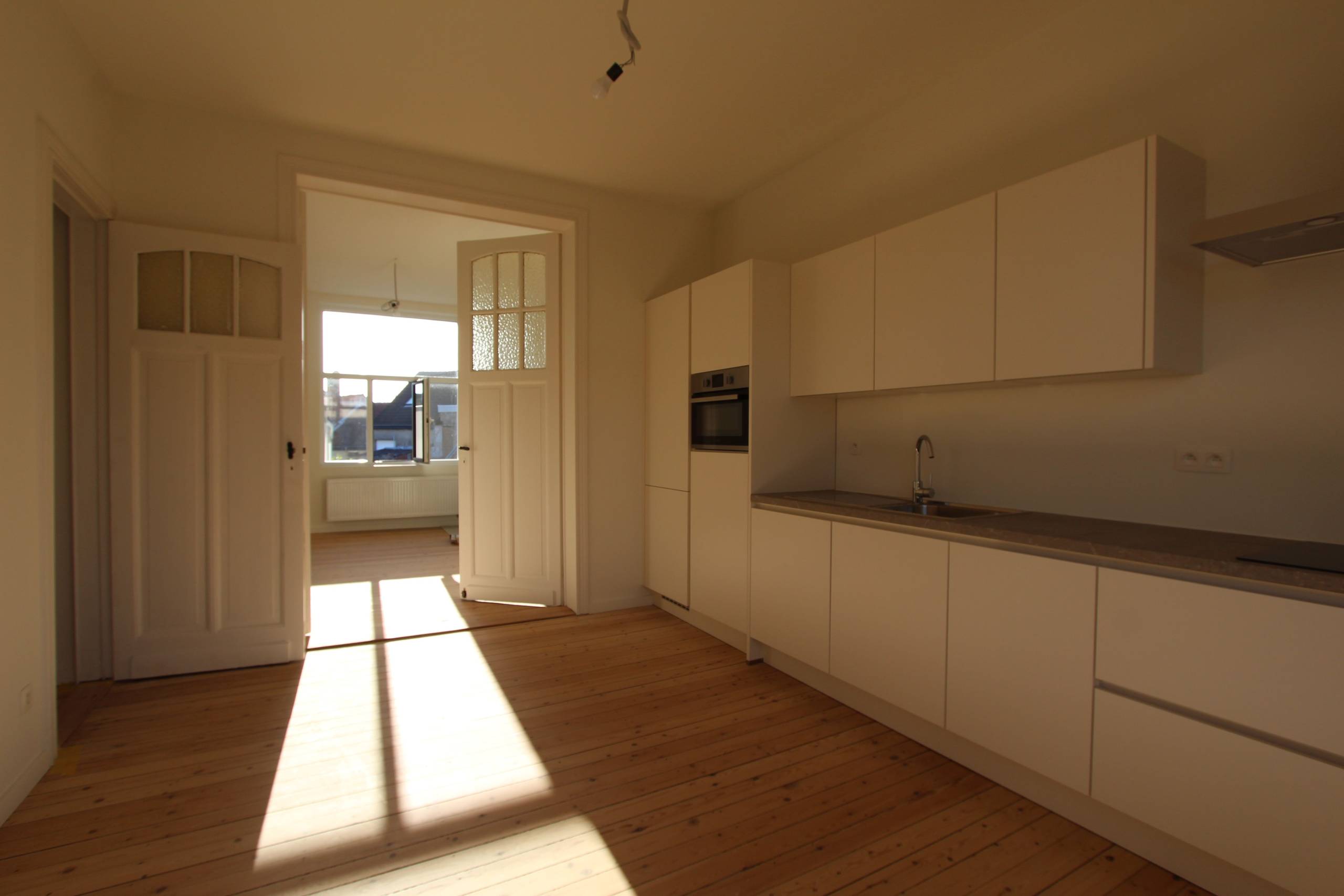 Ruime, energiezuinige duplex in het Westerkwartier te Oostende te huur. - foto 3