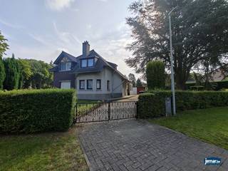 ONTDEK DE MOGELIJKHEDEN IN HET HART VAN MAASMECHELEN - KAPELSTRAAT 30Droomt u van een woning vol karakter, gelegen te midden van de charmante...