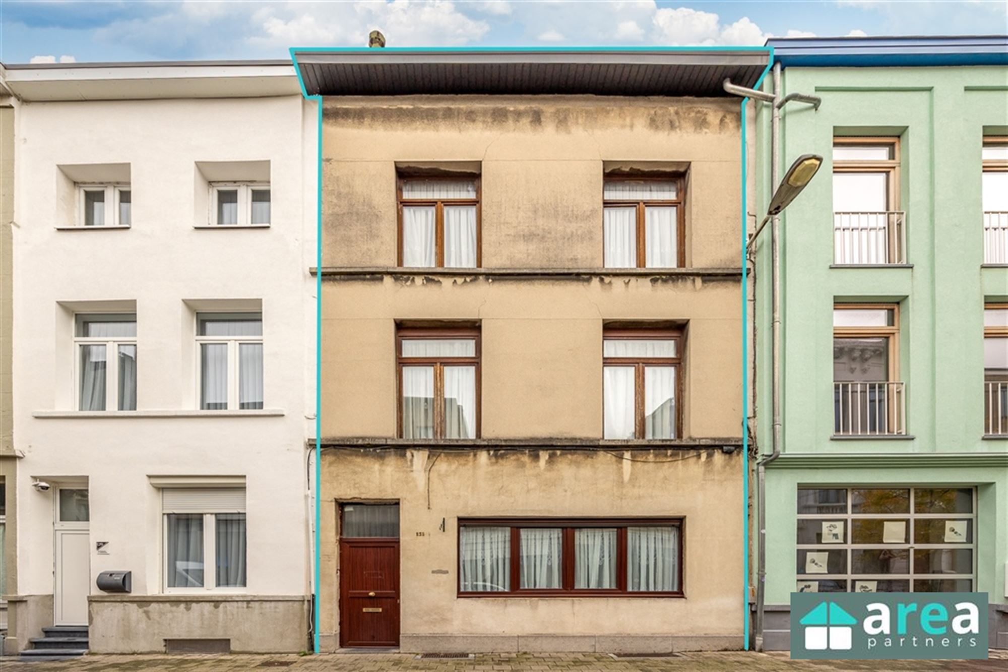 Ruime woning met 6 slpk en koer - foto 1