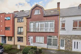 In het hartje van Leopoldsburg kan je deze karaktervolle woning terugvindenMet een bewoonbare oppervlakte van maar liefst 201 m², gelegen op een...