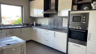 Het appartement maakt deel uit van een gebouwtje met 6 appartementen dat in 2011 gebouwd werd. Ligt op de bovenste verdieping waardoor dat...