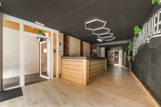 Dit handelspand is gelegen tussen de Vierhoek en het station van Tielt.Door zijn centrale ligging zijn tal van faciliteiten op wandelafstand terug te...