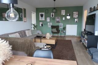 Recent en ruim appartement (95 m²) met terras en parkeerplaats – 3de verdiepingOp de derde etage bevindt zich dit recente, lichtrijke en ruime...