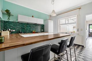 Instapklare gezinswoning in het hart van Zichem Ontdek deze prachtig gerenoveerde rijwoning in het gezellige centrum van Zichem. Deze woning...