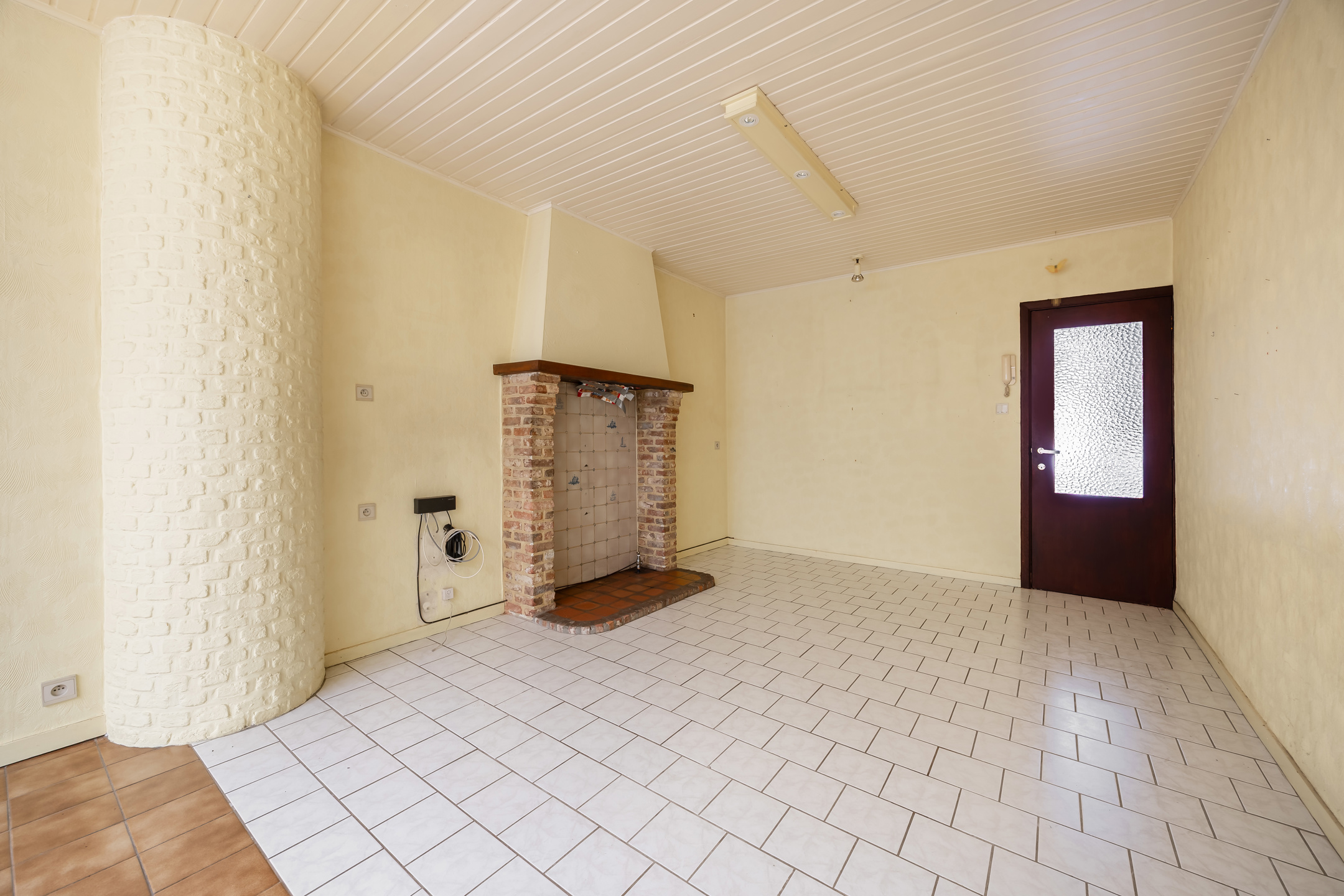 te renoveren woning met 3 ruime slaapkamers , garage en tuin - foto 5