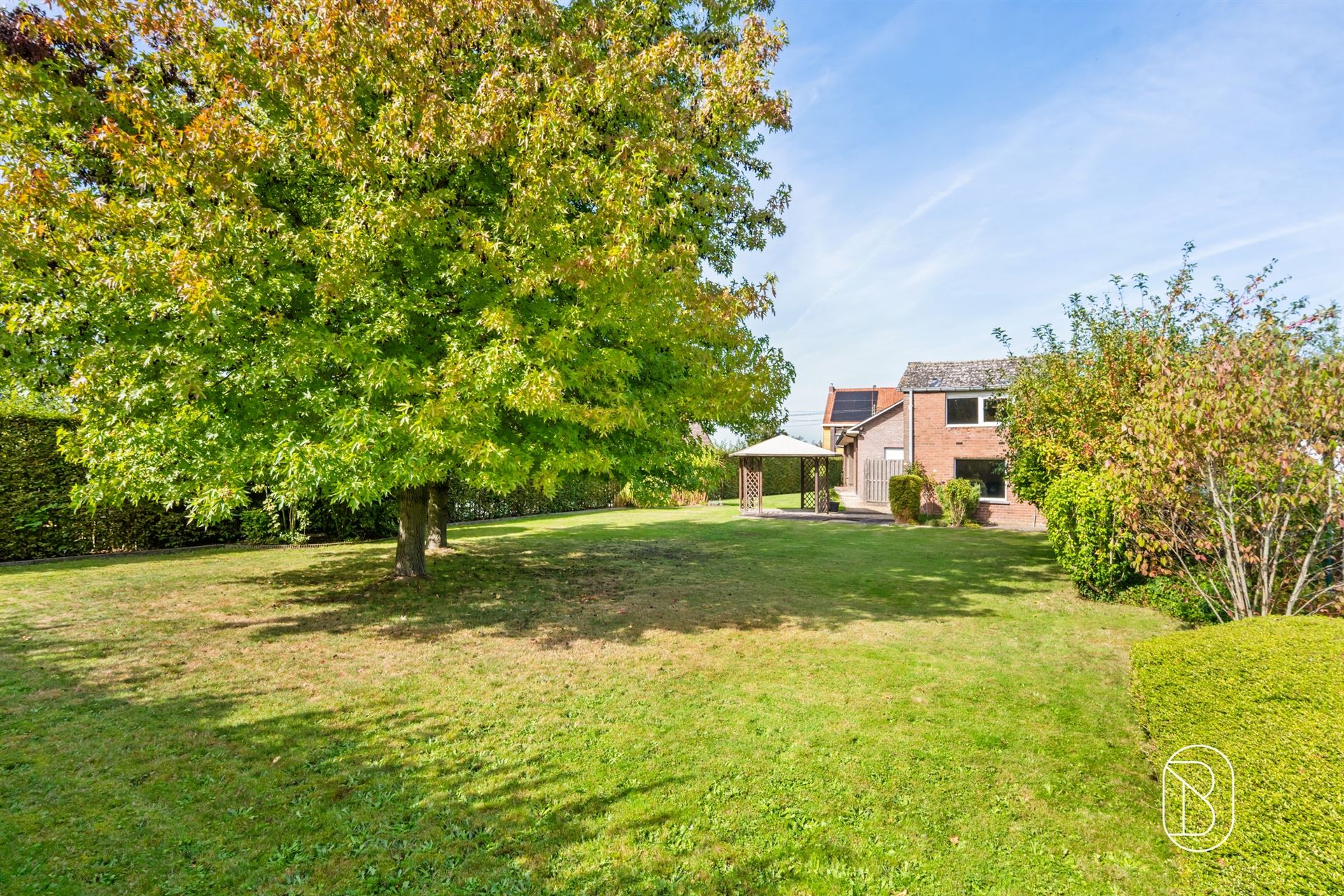 Bungalow spacieux avec 3 ch., garage et jardin à Berchem - photo 2